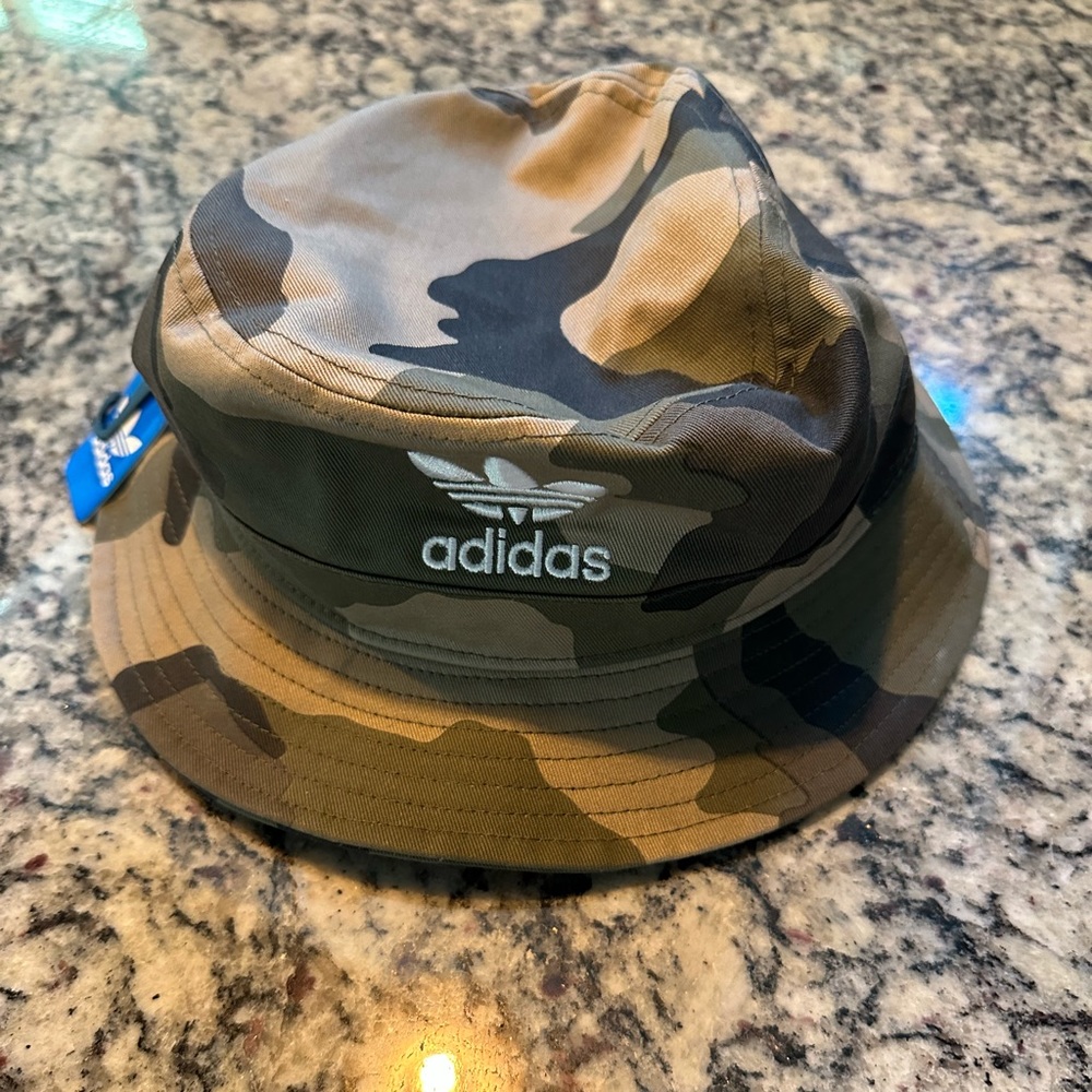 ADIDAS CAMO BUCKET HAT